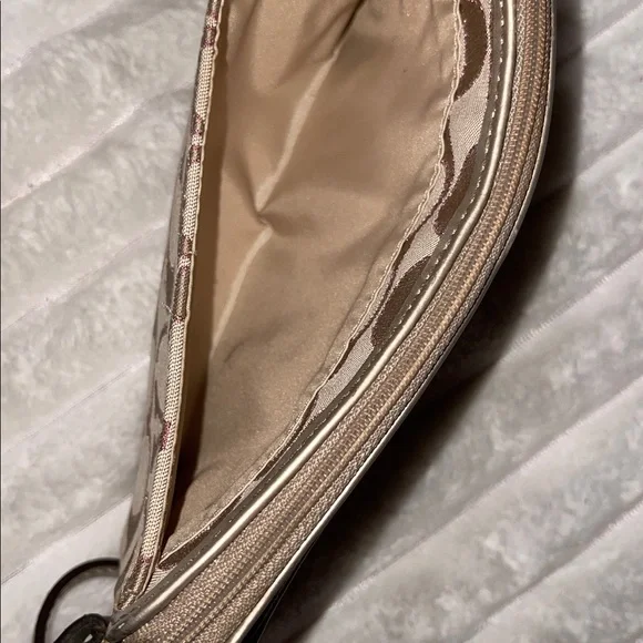 Coach Wristlet - Picture 6 of 10